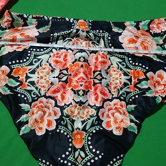 Swim suit bottom - Picture 11 of 11